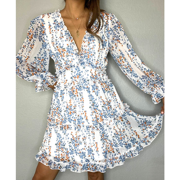 Selfie Leslie Dresses & Skirts - SelfieLeslie Laney Cutout Back Ruffle Floral Dress